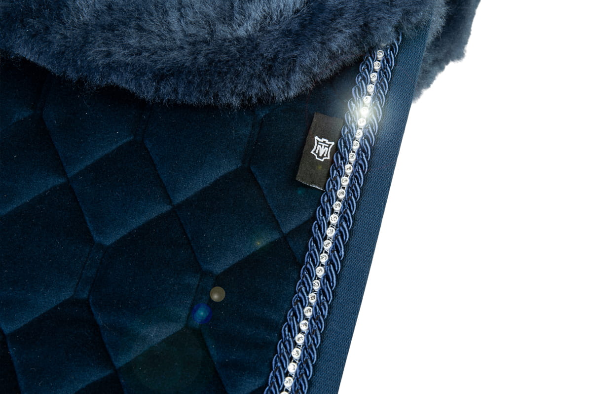 Blauw fluwelen zadeldekje – Mattes Herfstcollectie 2026