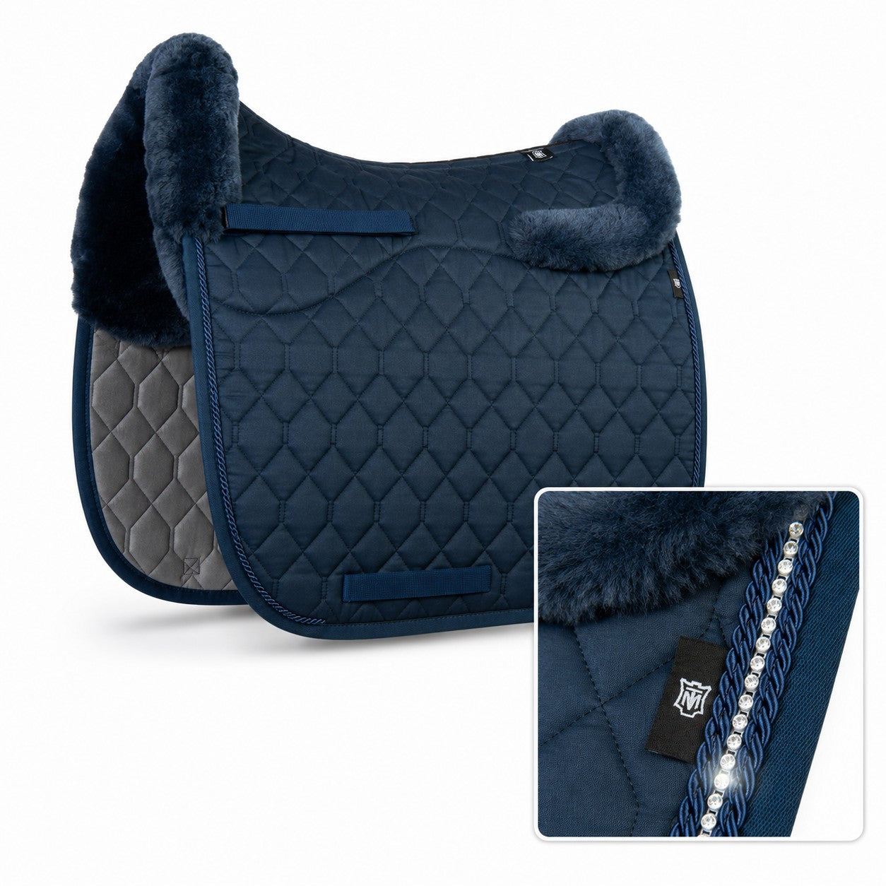 Blauw glanskatoen zadeldekje met lamswol – Mattes Herfstcollectie 2026