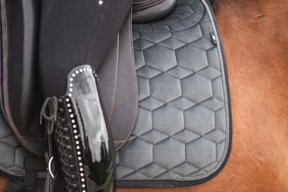 Mattes dekje met lamsbont - Gooische Paarden