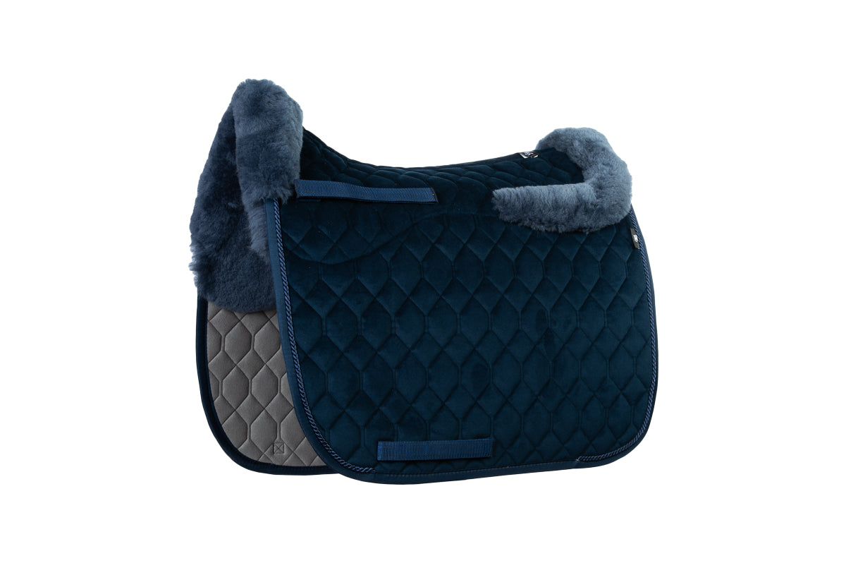 Blauw fluwelen zadeldekje met lamswol – Mattes Herfstcollectie 2026